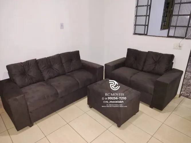 Sofá 2 e 3 lugares com Puff Suede macio D33 Confortável Direto da Fábrica
