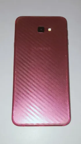 Celular j4+