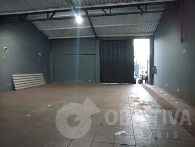 Galpão para aluguel, 3 vagas, CENTRO - UBERLANDIA/MG