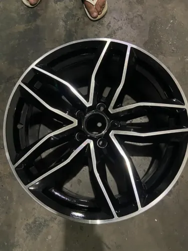 Rodas com pneus - Aro 18 - Audi - RS6 Avant
