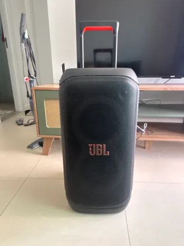 Jbl party box 320 comprada a 15 dias