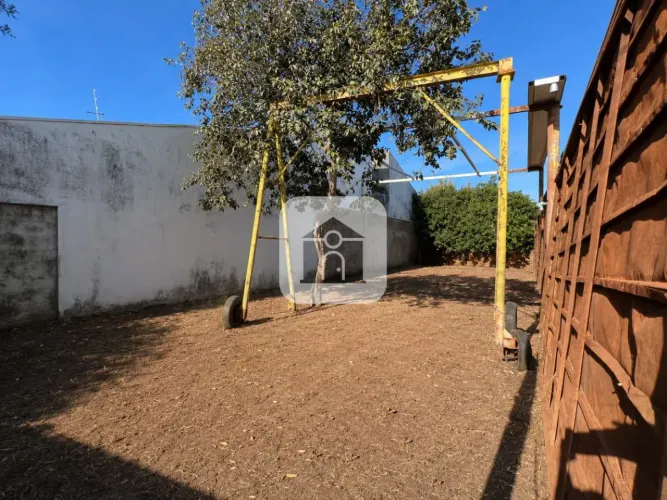 Terreno com 284,39 m² próximo a comércios e serviços