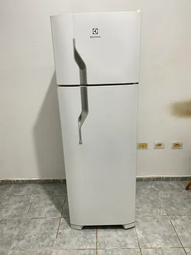 GELADEIRA ELECTROLUX CYCLE DEFROST 260L