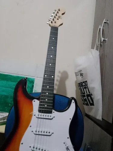Guitarra Elétrica Stracocaster