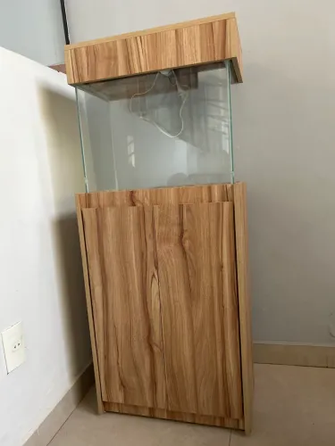 Aquário com armário