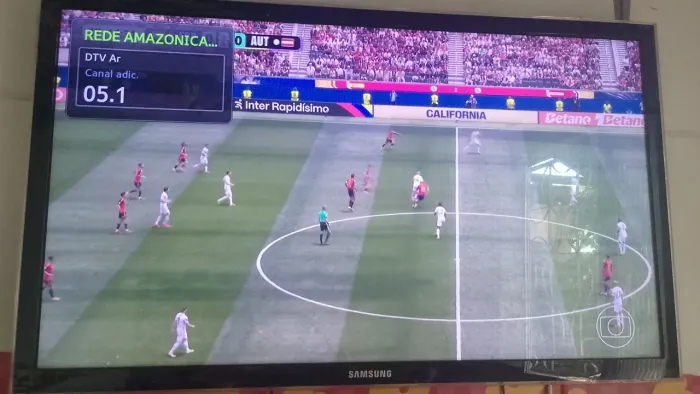 Vendo tv Samsung de 40 polegadas com defeito no áudio (obs :não e smart)