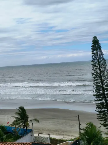 Oportunidade! Frente e linda vista para o mar.