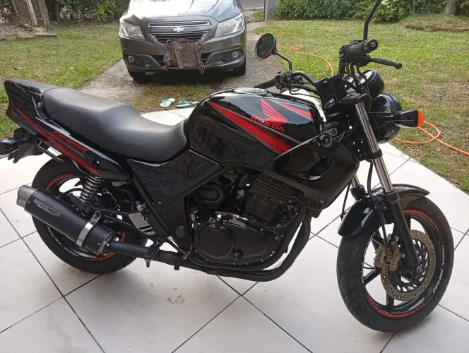 Vendo CB 500 impecável