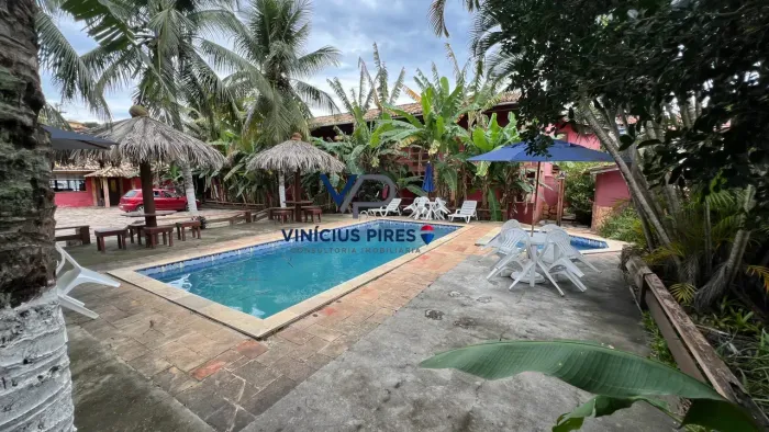 Compre pousada ampla com 28 unidades, pizzaria e piscina a 700 m da Praia de Geribá em Búz