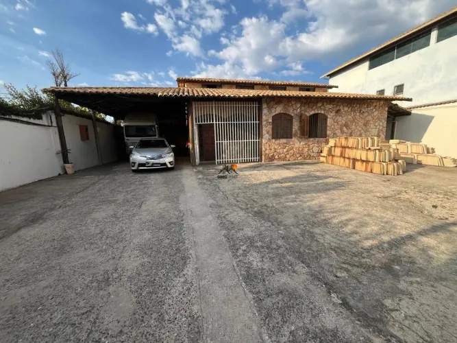 Casa Residencial ou Comercial Bairro Santa Amélia