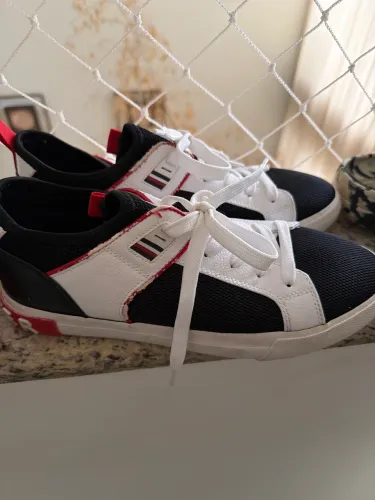 Vendo tênis TOMMY HILFIGER