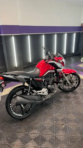 Vende-se Titan 160 2023 - Nova de verdade