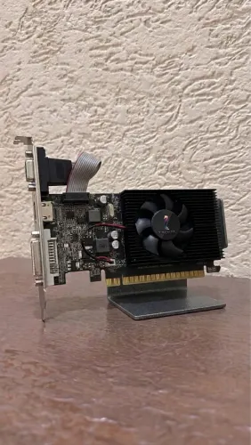 Placa de vídeo GT610 2gb