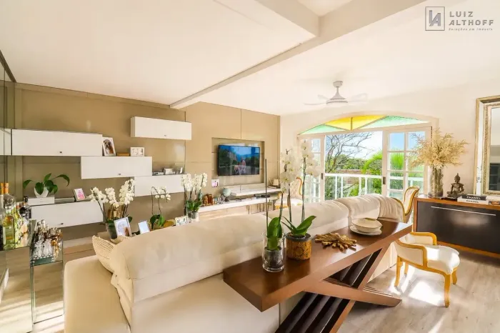 Casa mobiliada vista para o mar à venda - Ponta de Baixo, São José/SC