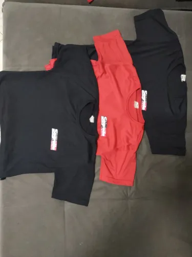Camisetas tamanho 14 ,manga curta, Sagrada Família, usadas bom estado