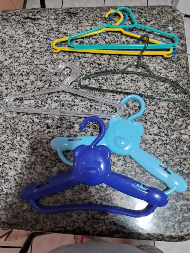 Conjunto de cabides infantil