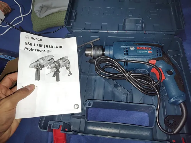 Furadeira Parafusadeira Bosh GSB 13RE 750w nova