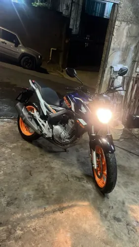 Moto cb Twistter série limitada