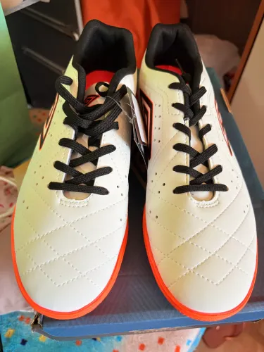 Chuteira umbro