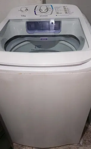 Máquina de Lavar Roupas Eletrolux 13kg. Semi Nova