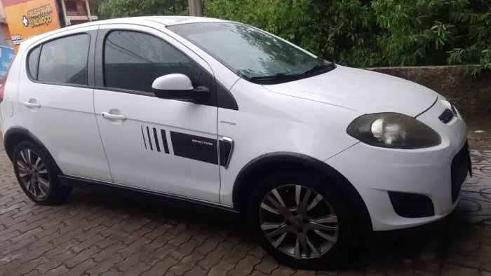 Fiat Palio Sporting 1.6 Flex 16V 5P 2014