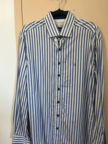 CAMISA SOCIAL MASCULINA INDIVIDUAL (G) RETIRADA EM VALPARAÍSO 