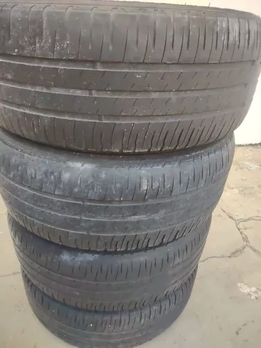 Jogo de pneus aro 15 195/55 Michelin 300$ os 4