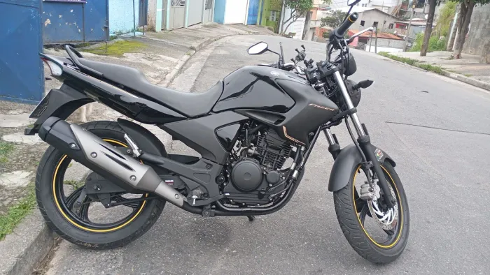 Vendo uma fazer 250 em ótimo estado