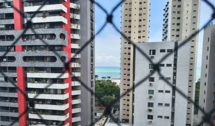 AMPLO, NASCENTE COM LAZER 2 VAGAS E BEM PERTINHO DA PRAIA