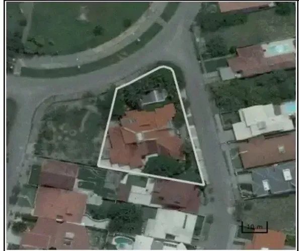 Terreno a venda na Praça Breno Valadares
