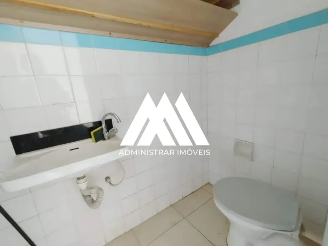 Alugo loja comercial em Itaúna com excelente localização!