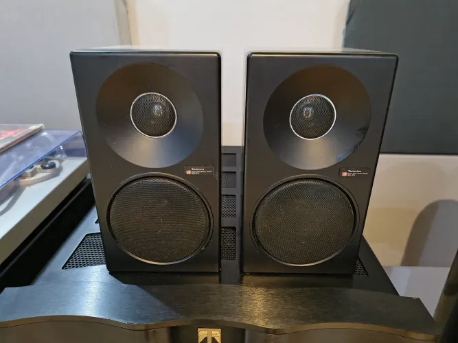 Par de Caixas de Som Technics SB-F2 - Vintage / Gabinete em Alumínio - 100% Funcional