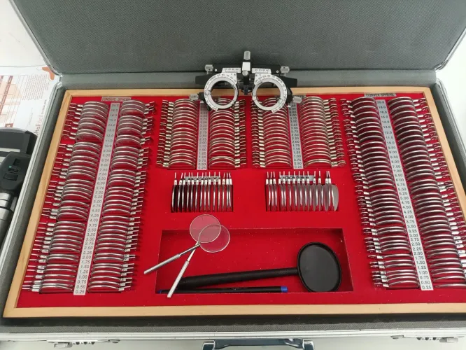 Caixa de prova 270 lentes + Armação metal 