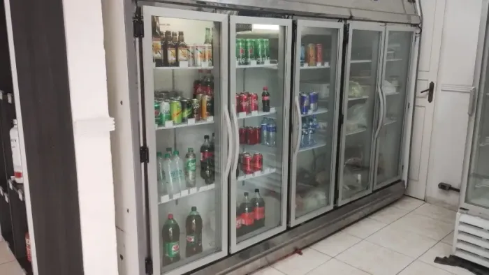 Geladeira bebidas frias e Laticinios