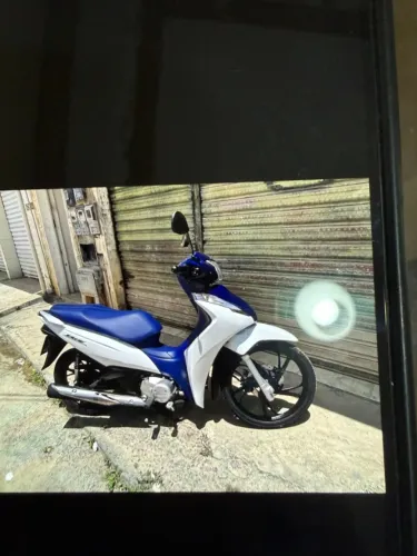 A moto esta nova e foi pouco usada