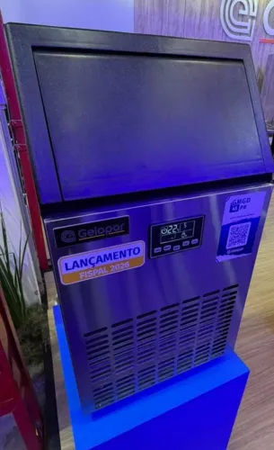 Máquina de Gelo Gelopar com capacidade de produção 45kg dia em até 10x sem juros