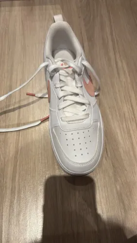 Tênis Nike Branco e Rosa (Detalhes Rosas) - Tamanho 38