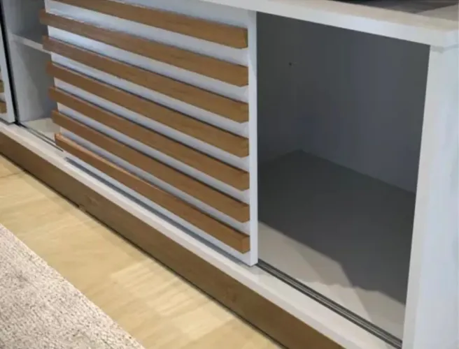 Painel Estante Versátil com Portas Deslizantes