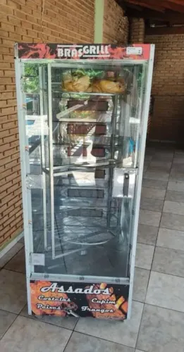 Máquina de frango semi nova