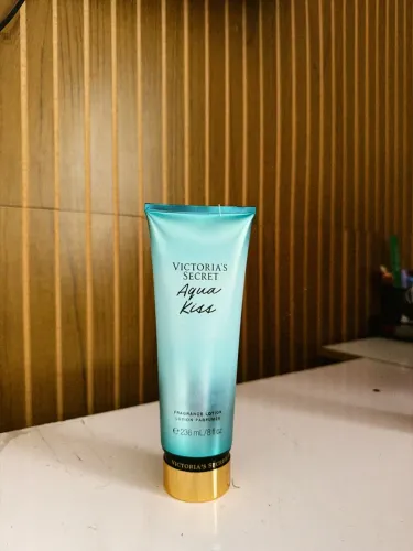 Body Cream Victoria Secrets - Aqua Kiss