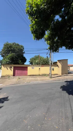 Lote à Venda no Setor Pedro Ludovico  441 m² | Com Casas e Sala Comercial | Excelente Loca