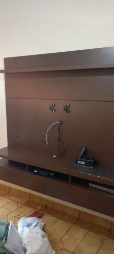 Painel de TV em madeira 