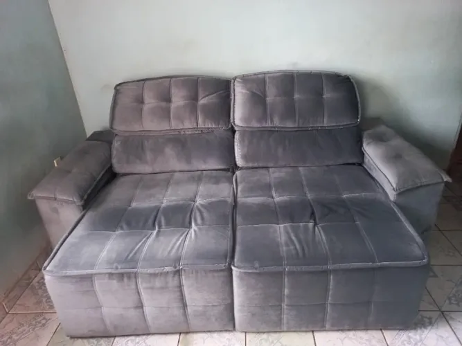 Vendo um sofá retrátil