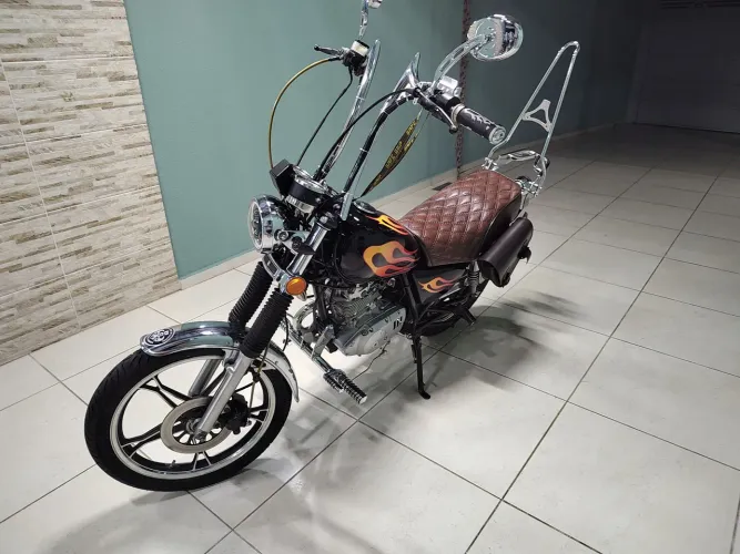 Suzuki Intruder 125 IMPECÁVEL.