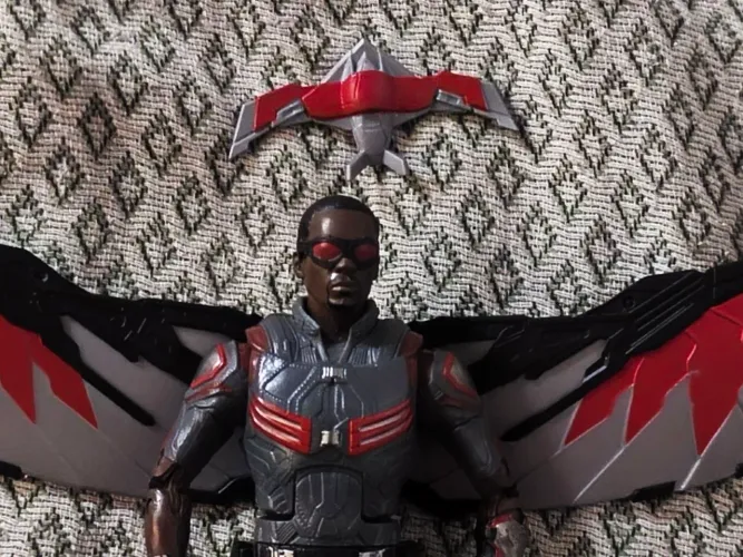 Falcão Marvel legends 