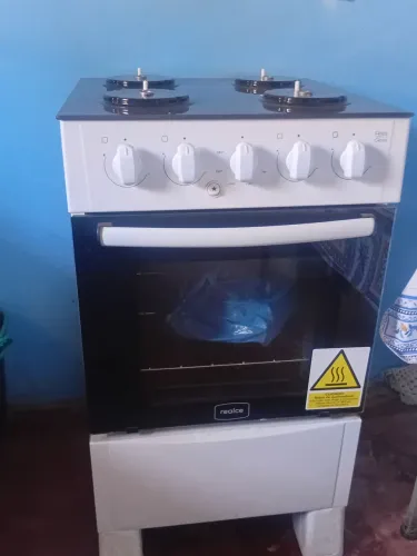 Vende-se fogão 4 bocas realce ares