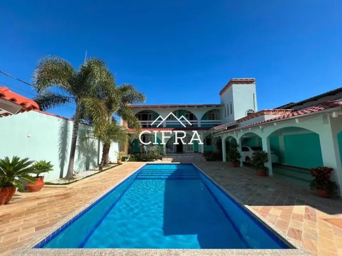 Casa de Alvenaria - Venda - 03 dormitórios - 308m2 - Semi Mobiliada - Rua dos Caçadores -