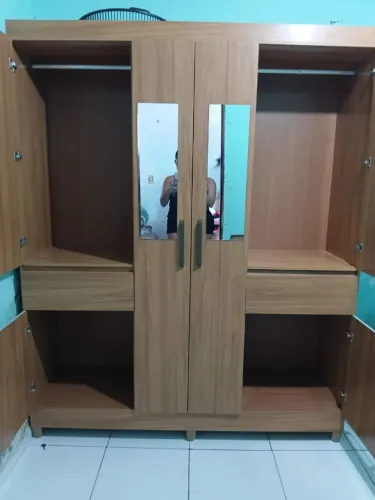 Vendo guarda roupa/ semi novo só 5 mês de uso com nota fiscal