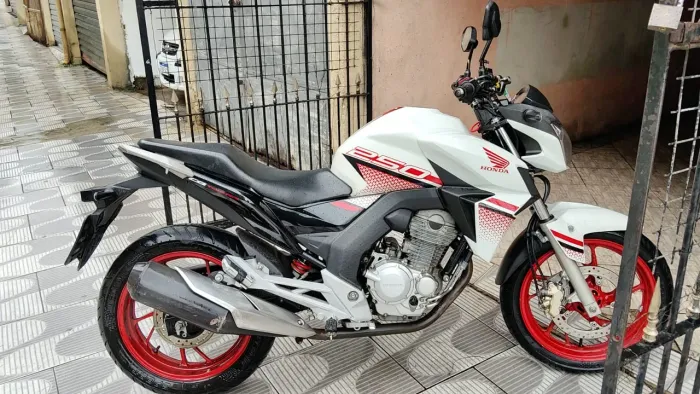 CB TWISTER MUITO BEM CONSERVADA 