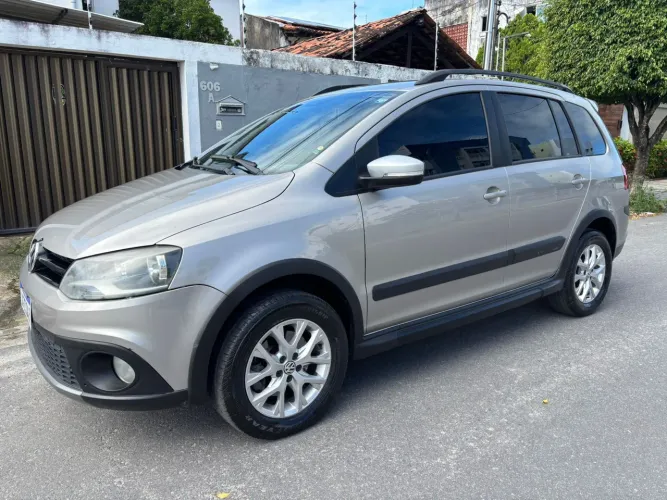 Volkswagen Spacecross I Motion 1.6 MI Total Flex 8V 2014